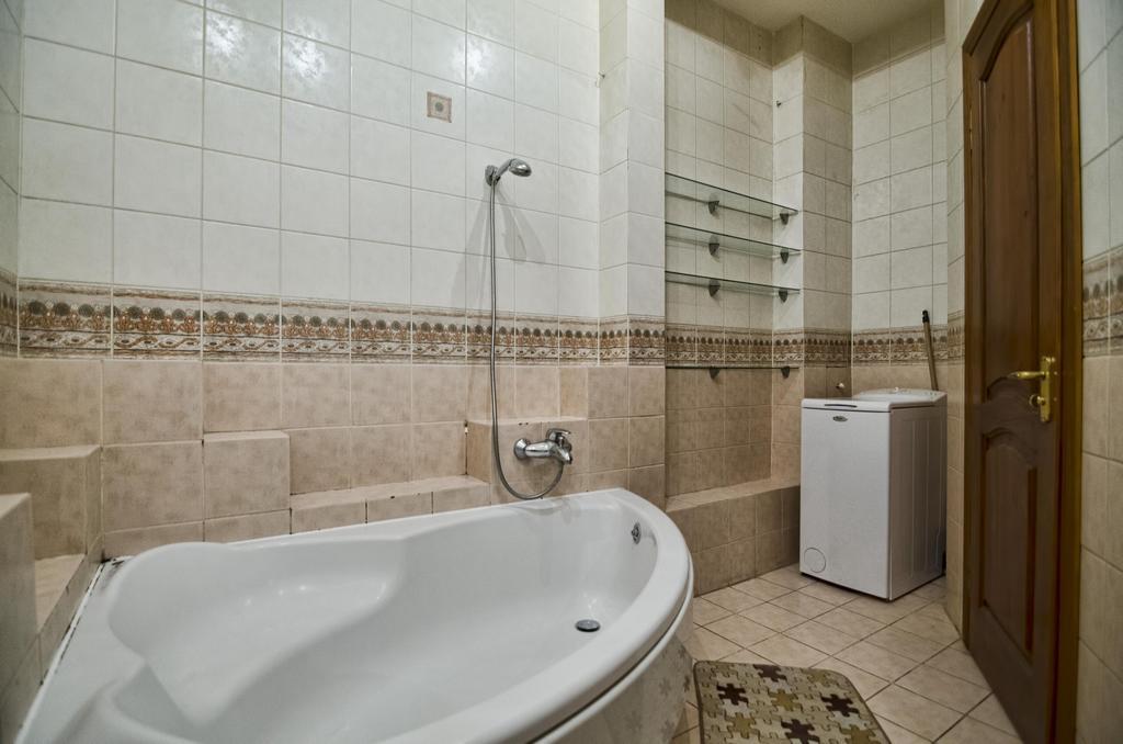 Apartment Hnatuka Center リヴィウ エクステリア 写真